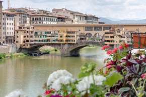 Historical Apartment Spectacular Arno View with Balcony from 12 th Century.